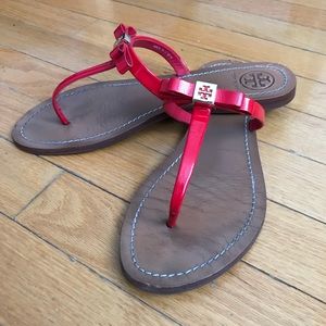 Tory Burch Leighanne Logo Bow Patent Thong Sandal